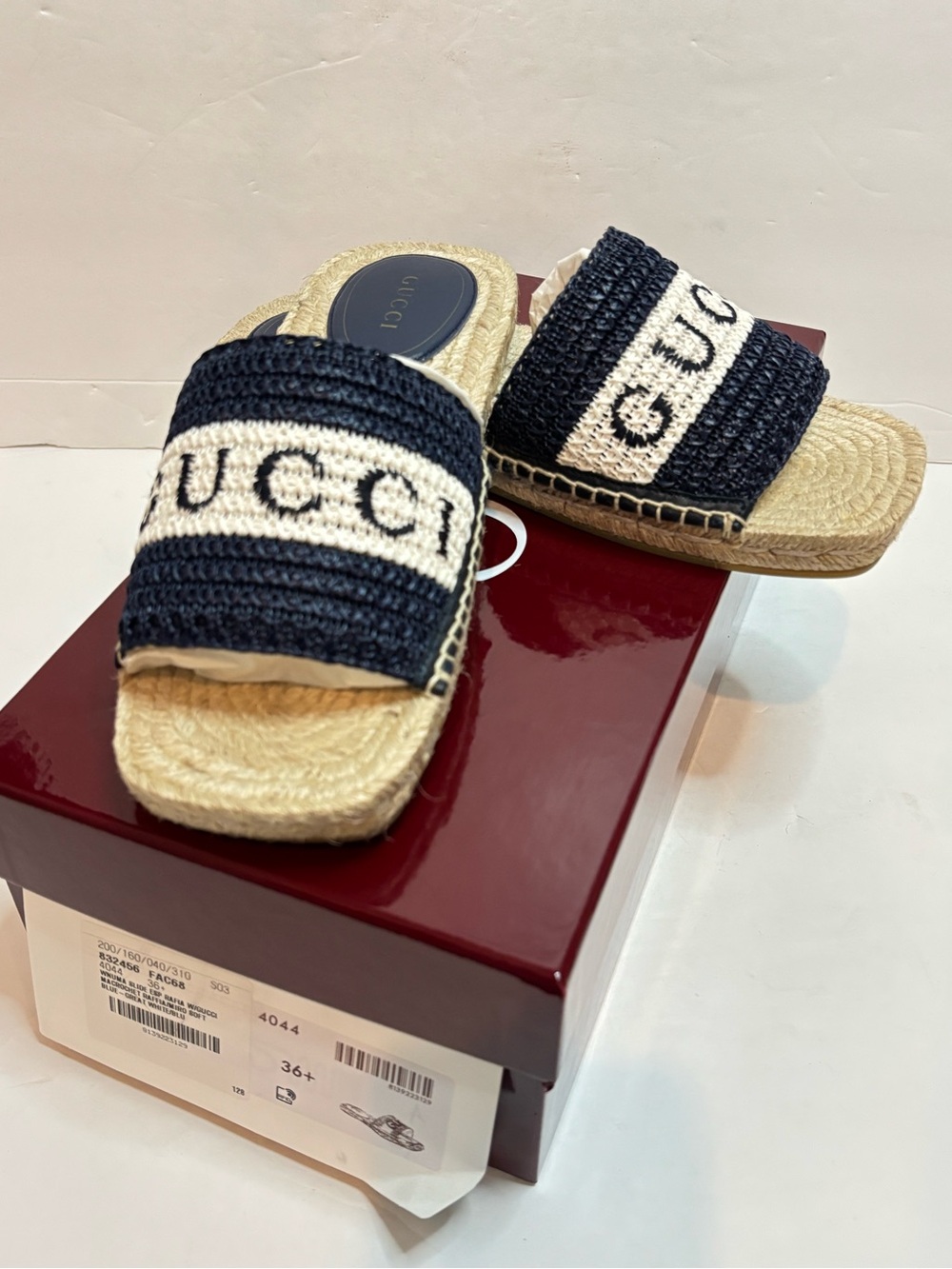 Gucci Numa Navy Blue White Crochet Raffia Slide Espadrille Sandals 36.5/6.5